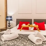 Piasek - Location, Patio, Tram&bus Nearby - By Rentujemy Apartment