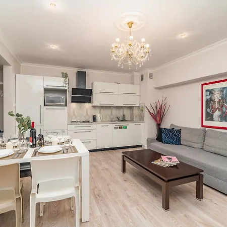 شقة Piasek - Location, Patio, Tram&bus Nearby - By Rentujemy كراكوفيا