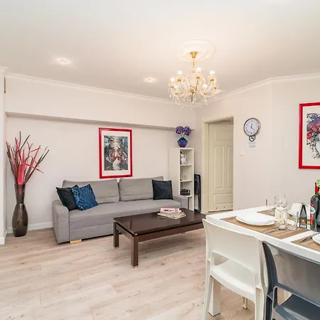 Apartment Piasek - Location, Patio, Tram&bus Nearby - By Rentujemy