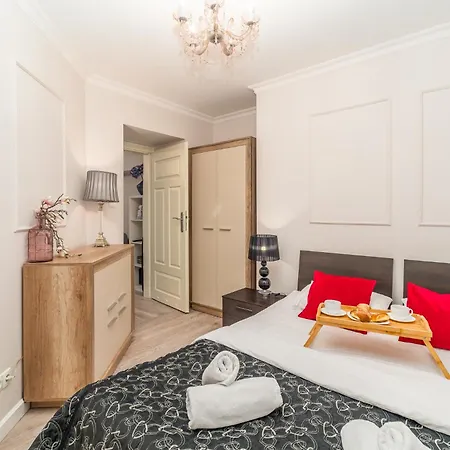 Piasek - Location, Patio, Tram&bus Nearby - By Rentujemy * Krakow