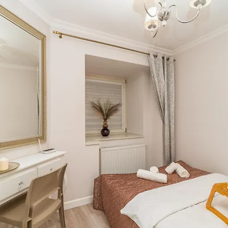 Piasek - Location, Patio, Tram&bus Nearby - By Rentujemy * Krakow